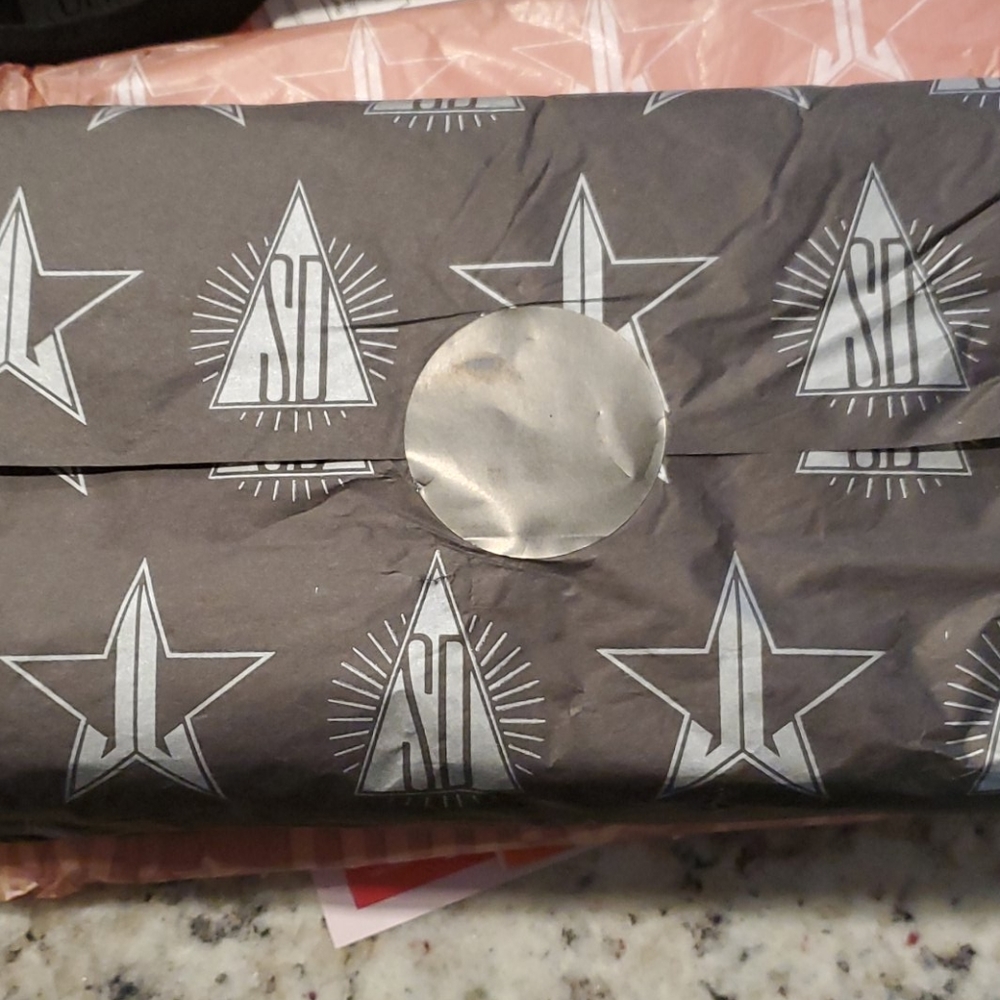Jeffree star Conspiracy Pallete